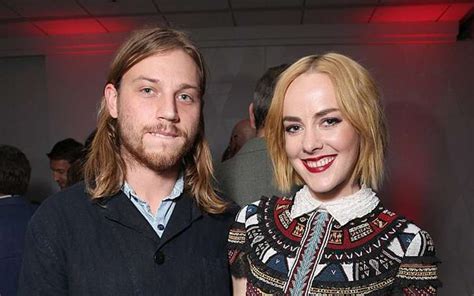 Actress Jena Malone Is Engaged To Ethan Delorenzo And Children Ode Mountain
