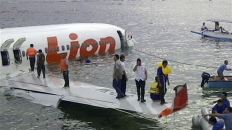 Bali Plane Crash 2013 What Caused Crash Of Lion Air Jet Video Abc News