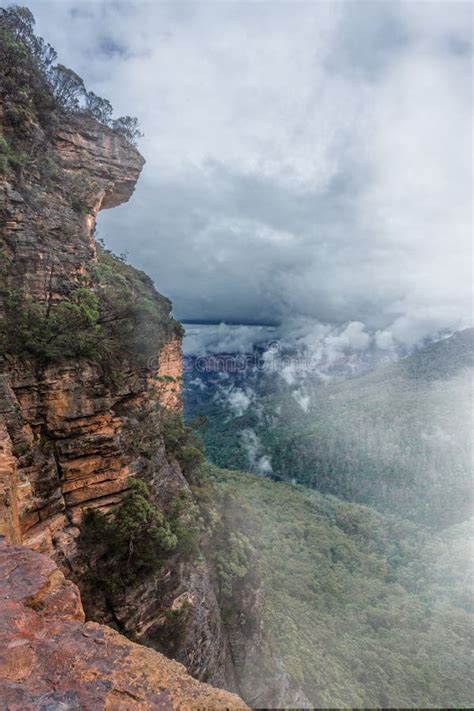Fog And Mist In Cliffs Of Blue Mountains Stock Image Image Of Valley