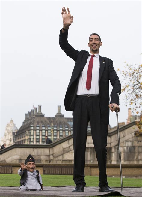 Tallest Man Shortest Man Guinness World Records Day Celebrated With Meeting