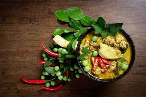 Even the thai government has a list of recommendations for thai restaurateurs thinking of opening eateries abroad, and it usually boils down to toning down strong, pungent and spicy flavors and upping the sweetness. So lecker schmeckt das thailändische Essen | Urlaubsguru