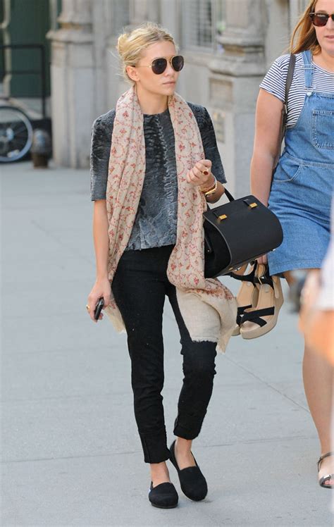 Ashley Olsen Is Casual Chic In Nyc Breakfast With Audrey