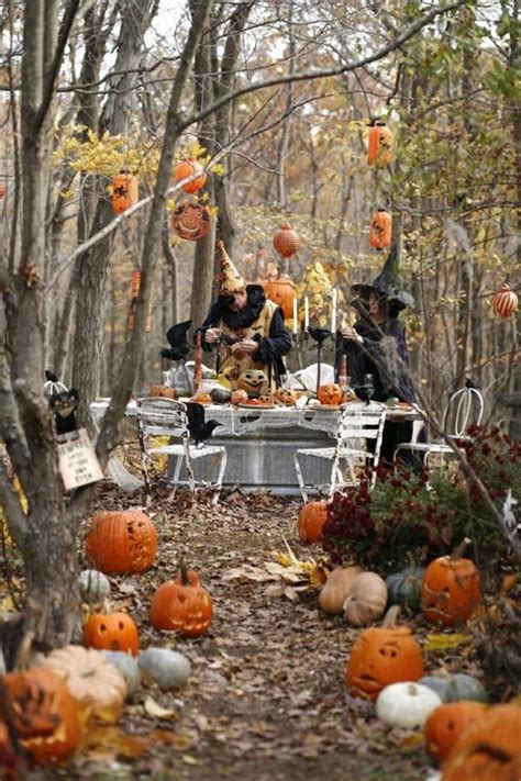 30 Spooktacular Halloween Outdoor Decoration To Terrify People