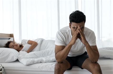 Man ‘uncomfortable After Seeing His Sleeping Wife ‘im Starting To