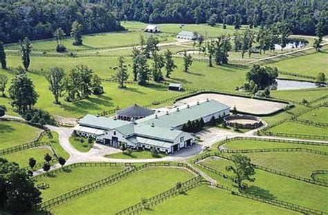 Magnificent Equestrian Stables Horse Farms Luxury Horse Barns