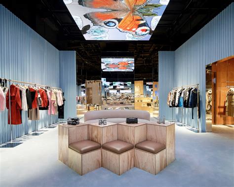 Burberry opens first social retail store in Shenzen - RBN