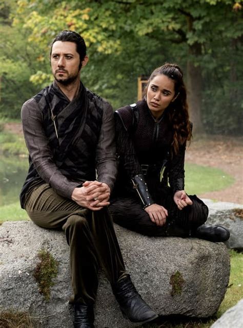 Eliot And Margo The Magicians - Eliot and Margo on a rock - The Magicians Season 5 Episode 8 - TV Fanatic