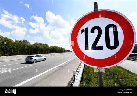 Speed Limit 120 Hi Res Stock Photography And Images Alamy