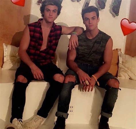 They Re Fking Hot Dollan Twins Dolan Twins Twins