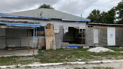 Residents Urge City To Get Rid Of Eyesores Abandoned Homes In West