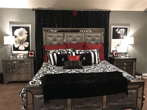 10 Red Black And White Bedroom