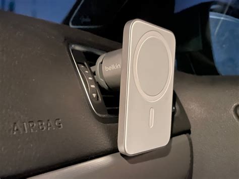 Review Belkins Car Vent Mount Pro Offers Easy Magsafe Mounting