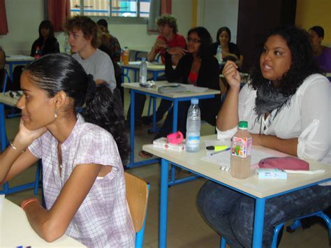 Taux de réussite avant rattrapage de 90,5%. Bac 2017: Taux de réussite record à La Réunion