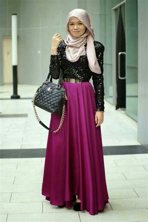Perfect For Dinner Out Amazing Hijaab Style Silk Skirt Black Top ~ Crystal Like Handbag