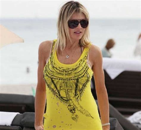Rita Rusic S Take Off Her Clothes Into Beauty Brown Bikini On South Beach Hot Photo Celebrity 2012