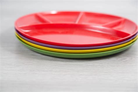 Vintage Divided Plates Set Of 4 Colorful Plastic Kids Lunch Dinner
