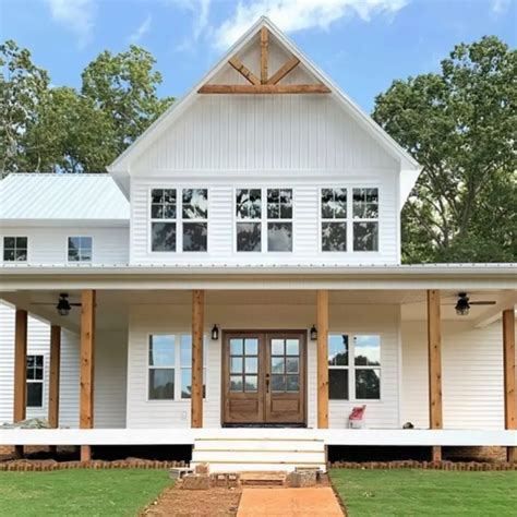 Board And Batten Siding What You Need To Know Ranch House Exterior