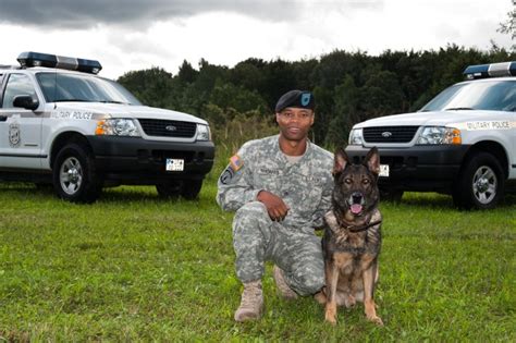 Military Police Honor K9 With Memorial Ceremony Article The United