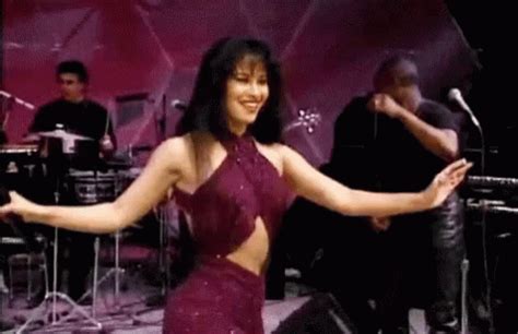 Selena Quintanilla Gif Selena Quintanilla Dancing Gif