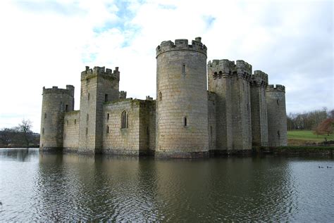 Great Castles Ghosts Of Bodiam Castle