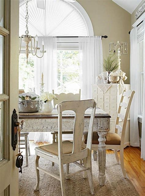 42 Lovely French Country Chic Farmhouse Decorating Ideas