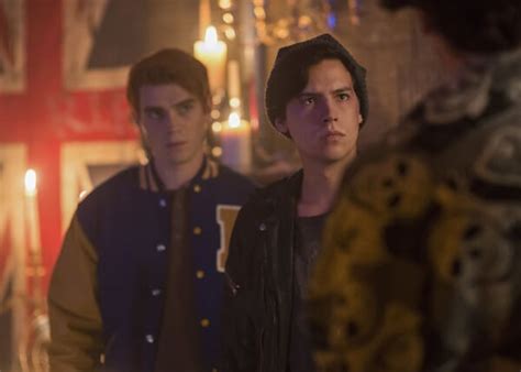 Archie has really taken to his. Riverdale Season 2 Episode 6 Preview: Photos from "Death ...