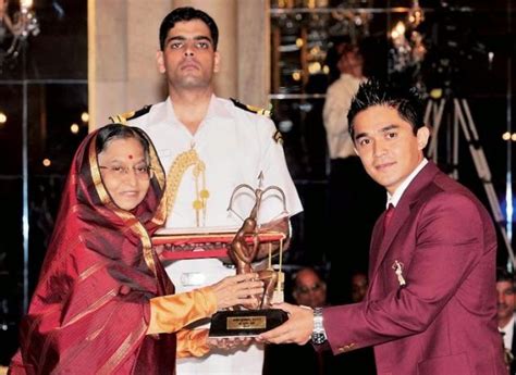 Sunil Chhetri Height, Weight, Age, Affairs, Wife ...