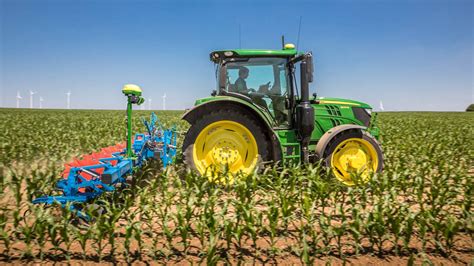 John Deere Unveils Guidance System Opening Up Autonomous Tillage In Row