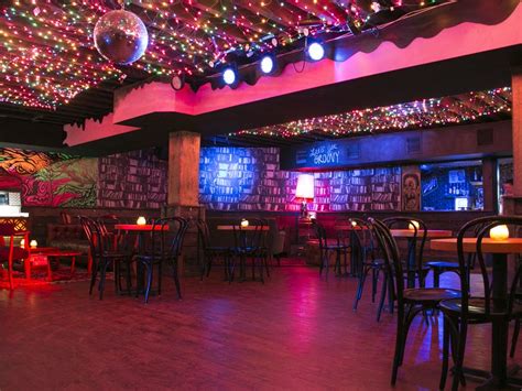 14 Chicago Bars Where You Can Dance Chicago The Infatuation