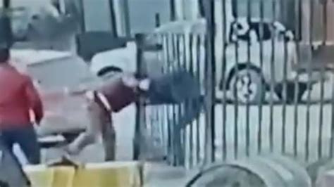 se conoció el video de la brutal golpiza al dirigente de ate infofueguina