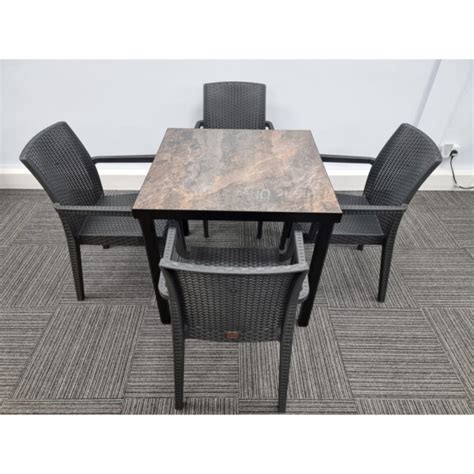 Players are advised to check with the laws and regulations concerning a lottery, gambling, or betting within their jurisdiction. Urban Rust table with 4 Richmond Arm Chairs | Tabilo