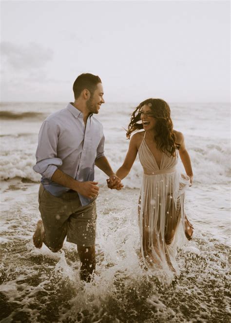 Pin By Ellie Havern On Engagement Inspiration Couples Beach