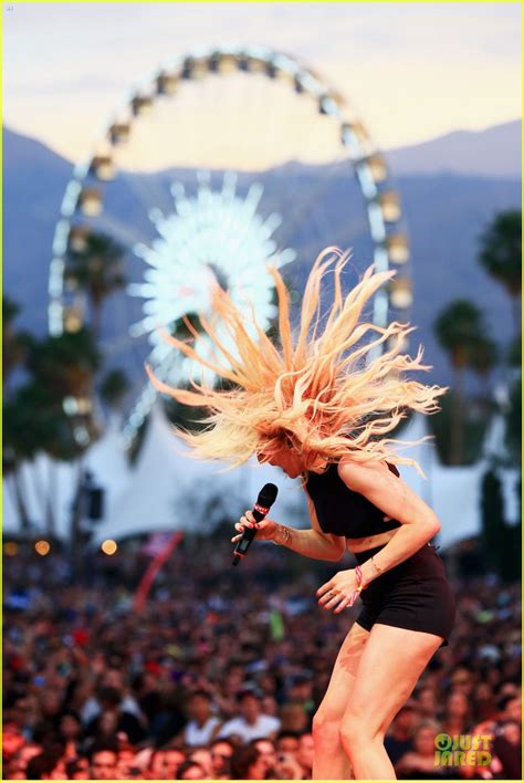 Ellie Goulding Is Such A Sexy Hero At Coachella Photo 3095062 Photos Just Jared Celebrity