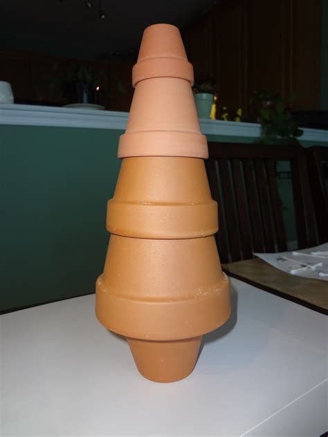 This gorgeous extra large sized curry pot is perfect to feed the whole family. Not So Crafty Mama: Clay Pot Christmas Tree