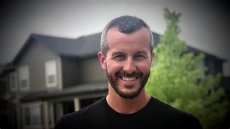 chris watts update convicted murderer has photos of wife daughter in his cell abc7 new york