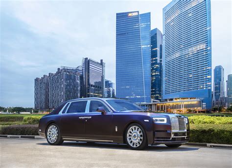 The last generation phantom didn't have as much driver assistance technology. Enter The All New Rolls-Royce Phantom - For The First Time ...