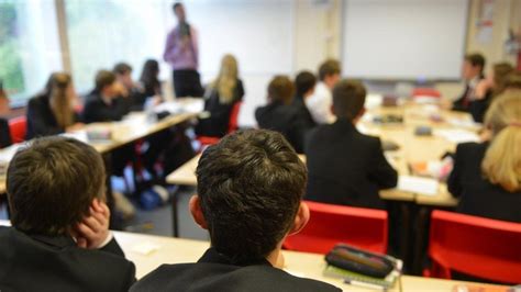 Guernsey Maximum Class Sizes To Increase To 28 Bbc News