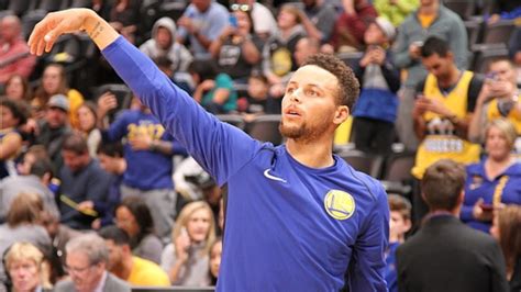 How Much Money Does Stephen Curry Make A Year