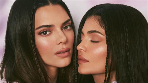 Kardashian Fans Think Kendall And Kylie Jenner Are Secretly Feuding After