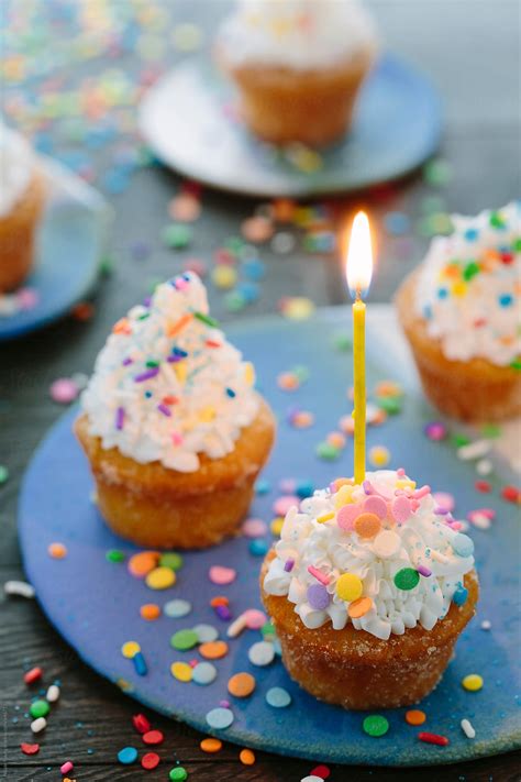 Birthday Cupcakes Del Colaborador De Stocksy Nicolesy Inc Stocksy