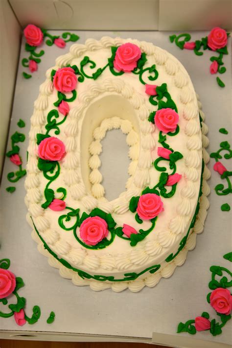 Number Zero 0 Cake With Bright Pink Roses Cake