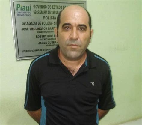 Adriano pereira da silva (born 1982), brazilian footballer. Acusado de homicídio em São Paulo é preso em Simplício ...