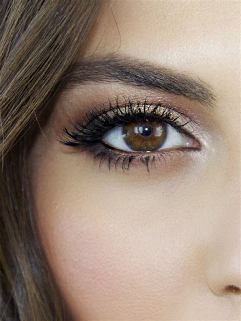 Here S A Stunning Makeup Tutorial For Brown Eyes Stunning Makeup