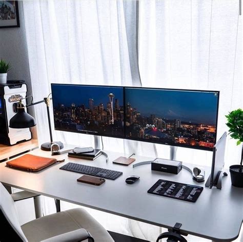 The illustration below offers a bird's eye view of some of the most important elements in a healthy and productive office. Best Ergonomic Keyboard Mouse Office Desk Chair Setup ...