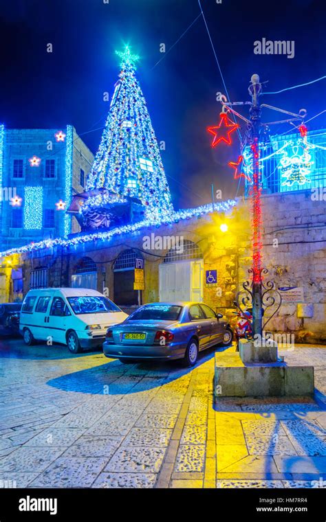 Jerusalem Israel December 29 2016 Alley With A Christmas Tree And
