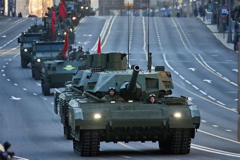 How Russias New T 14 Armata Tanks Compare To Us Abrams