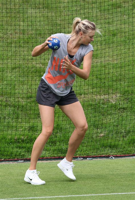 Maria Sharapova Training At Wimbledon London 01 Gotceleb