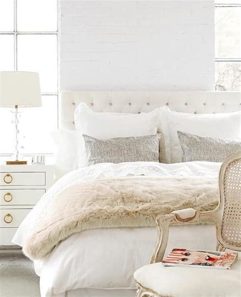 25 Modern Ideas For White Bedroom Decorating