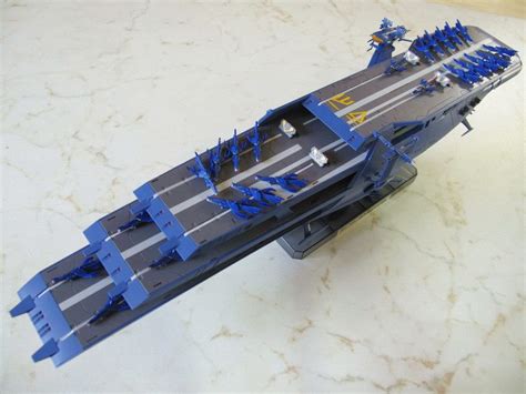 Yamato Gamilon Tri Deck Carrier Schderg Model Kit Bandai