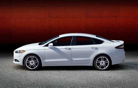 Request a dealer quote or view used cars at msn autos. 2013 Ford Fusion Review and Pictures | Car Review ...